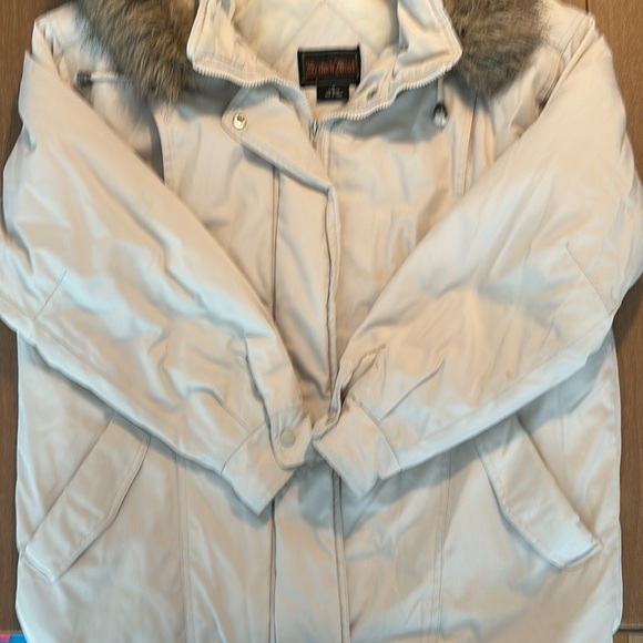 British Mist jacket with removable hood. - Picture 4 of 4